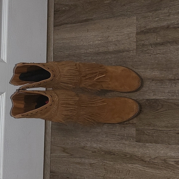 Reba Shoes - Reba “Cade” tan suede boots “Fringe”